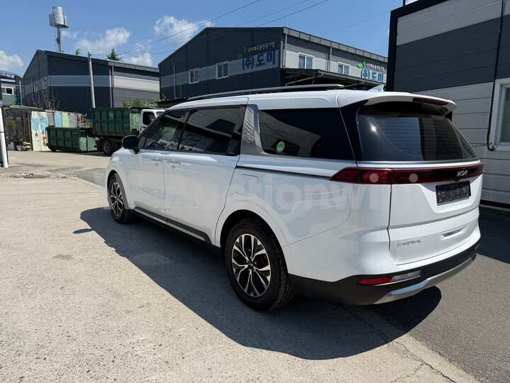 Kia Carnival 4th Gen 2023 — 5