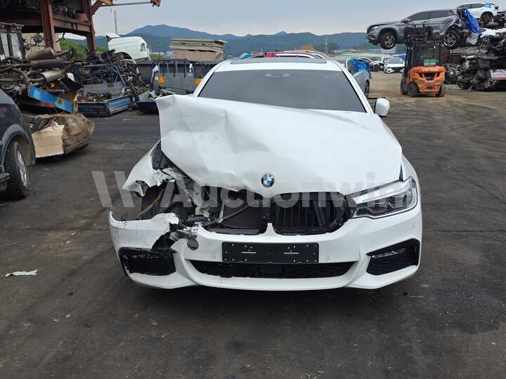 BMW 5 Series G30 2017 — 2