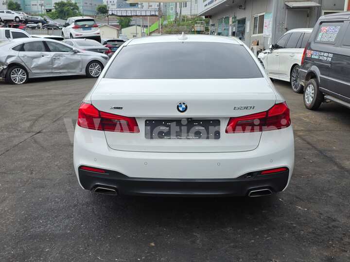 BMW 5 Series G30 2017 — 5