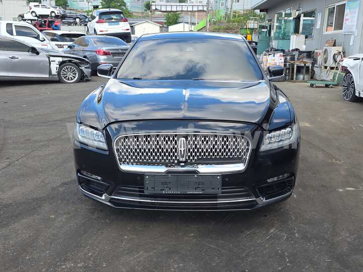 Lincoln Continental 10th Gen 2017 — 2