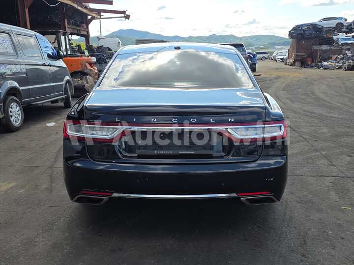 Lincoln Continental 10th Gen 2017 — 5