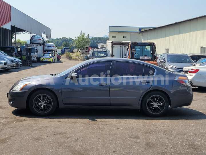 Nissan Altima 2010 — 3
