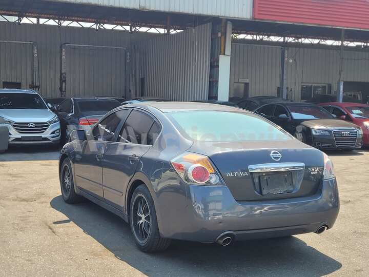 Nissan Altima 2010 — 4