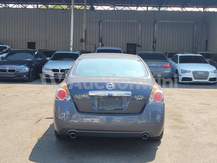 Nissan Altima 2010 — 5