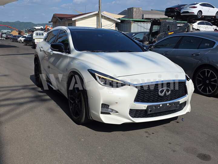 Infiniti Q30 2018 — 3