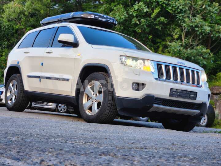 Jeep Grand Cherokee 2012 — 3