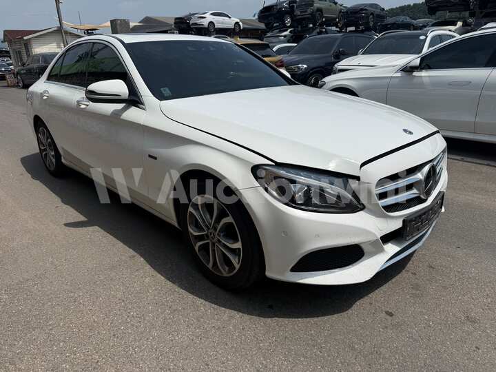 Mercedes Benz C Class 2018 — 3