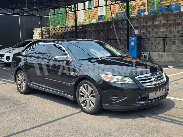 Ford New Taurus 2011 — 3
