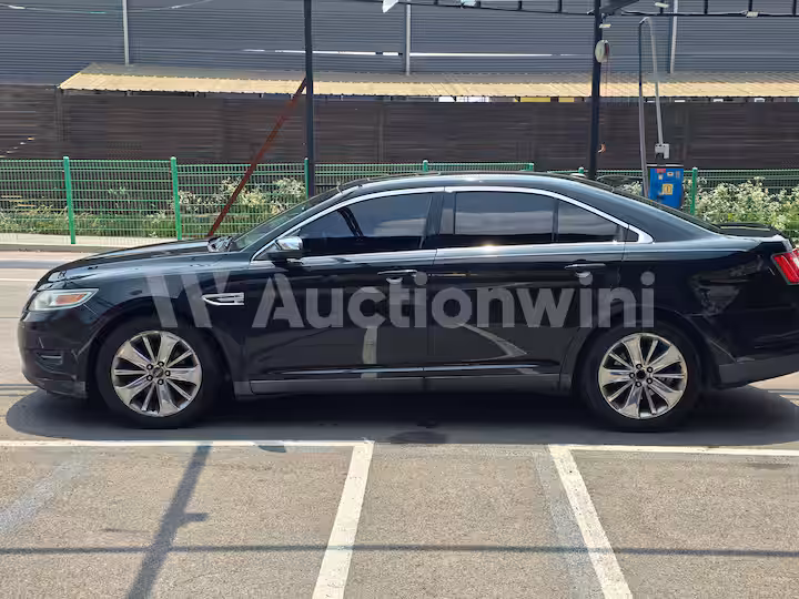 Ford New Taurus 2011 — 5