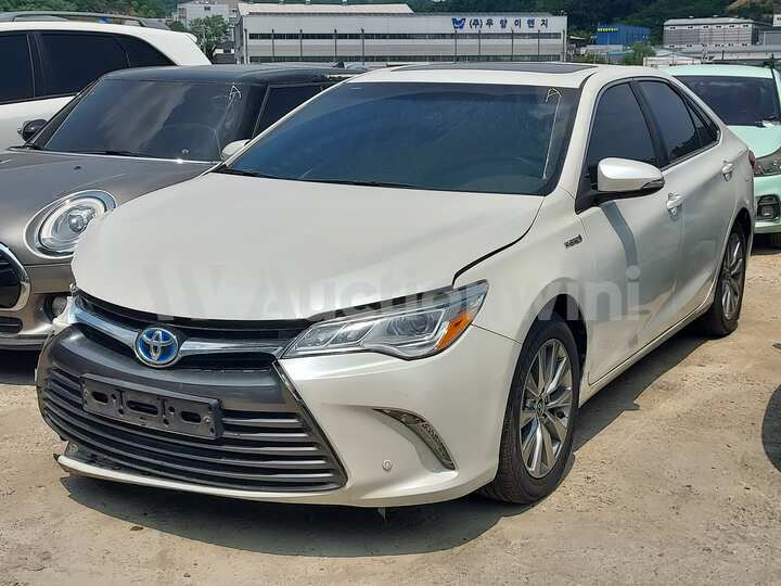 Toyota Camry Hybrid 2017 — 2