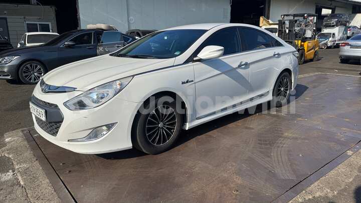 Hyundai Sonata Hybrid 2014 — 3