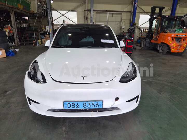 Tesla Model Y 2024 — 4