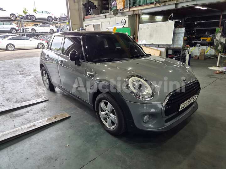 Mini COOPER D FIVE DOOR 2018 — 2