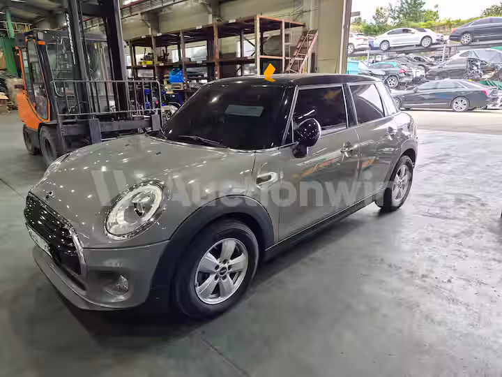Mini COOPER D FIVE DOOR 2018 — 4