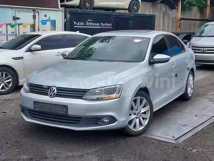 Volkswagen New Jetta 2013 — 2
