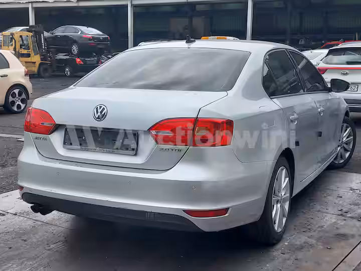 Volkswagen New Jetta 2013 — 5