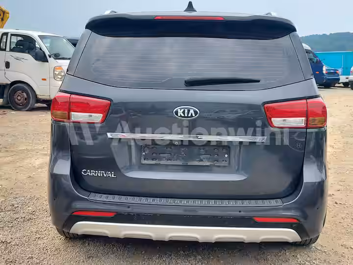 Kia All New Carnival 2016 — 4