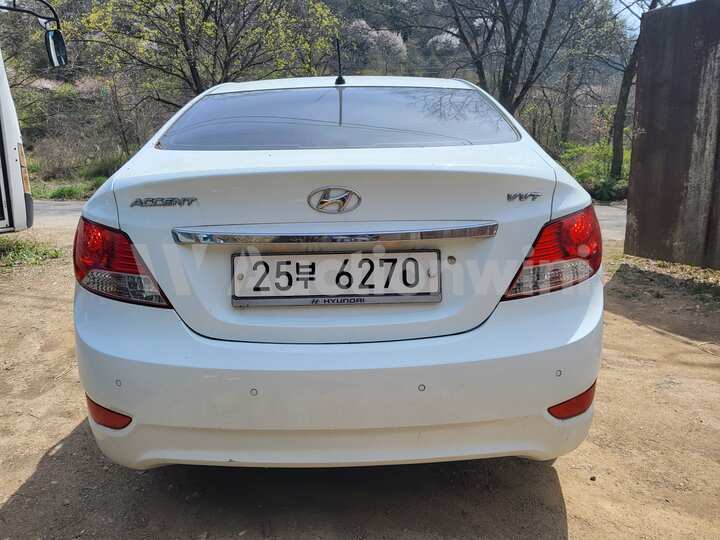 Hyundai Accent(New) 2011 — 5