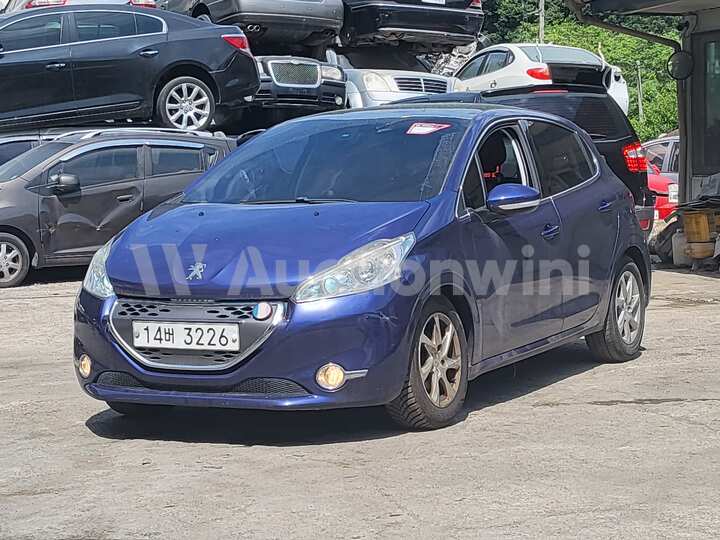 Peugeot 208 2014 — 2