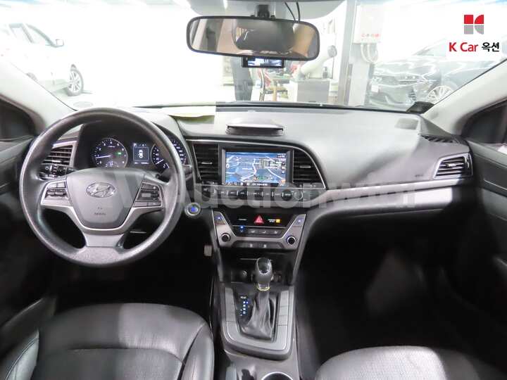 Hyundai Avante AD 2017 — 3