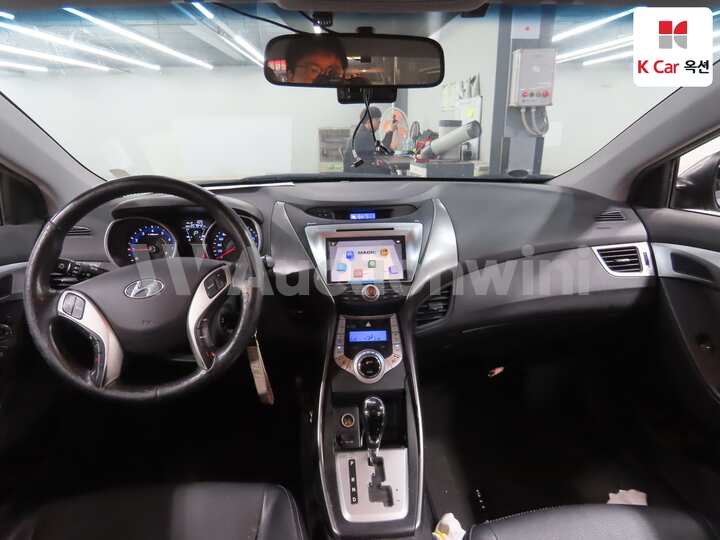 Hyundai Avante MD 2011 — 3