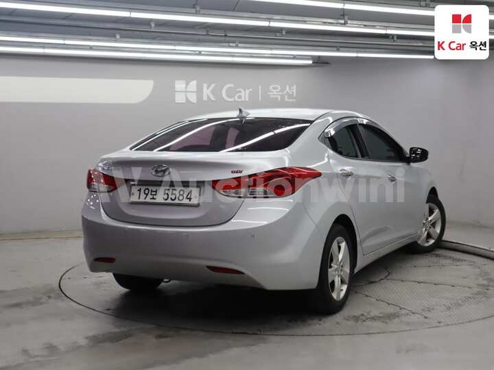 Hyundai Avante MD 2013 — 2