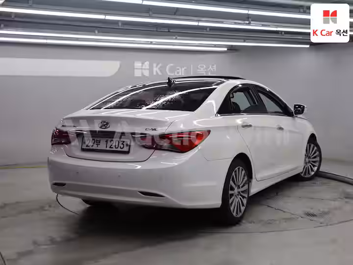 Hyundai YF Sonata The Brilliant 2013 — 2