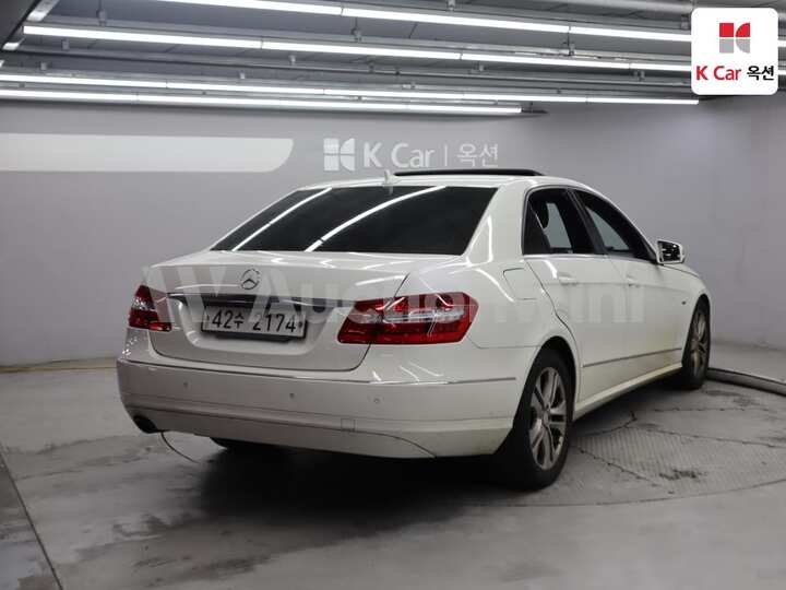 Mercedes Benz E Class W212 2011 — 2