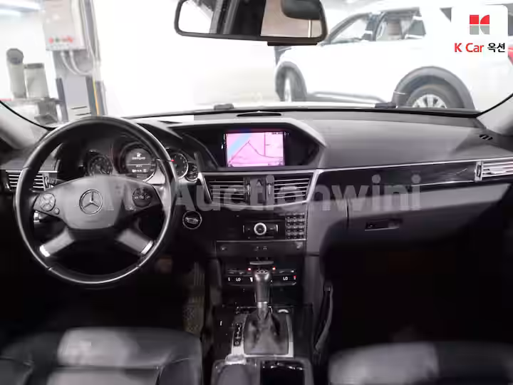 Mercedes Benz E Class W212 2011 — 3