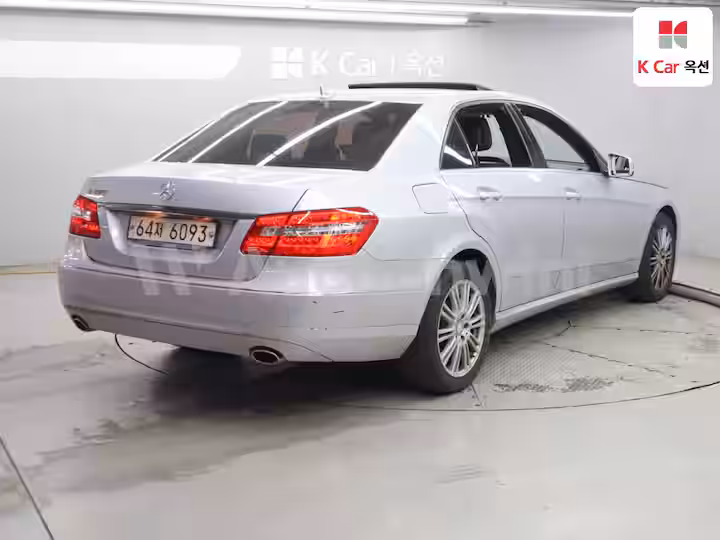 Mercedes Benz E Class W212 2011 — 2