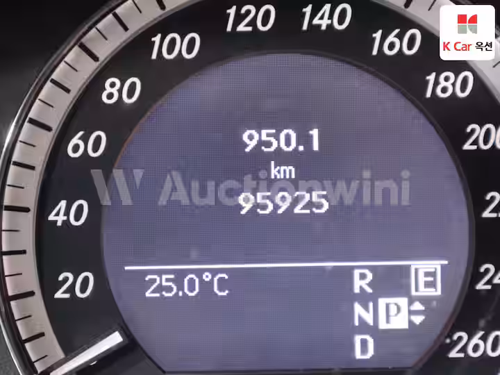 Mercedes Benz E Class W212 2011 — 4
