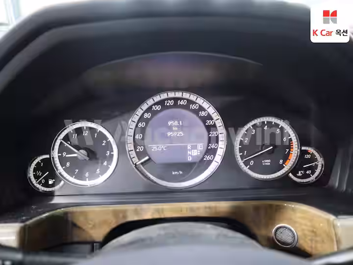 Mercedes Benz E Class W212 2011 — 5