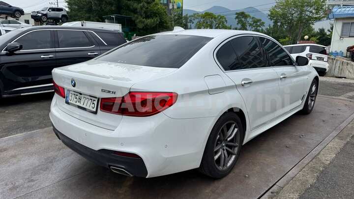 BMW 5 Series G30 2018 — 5