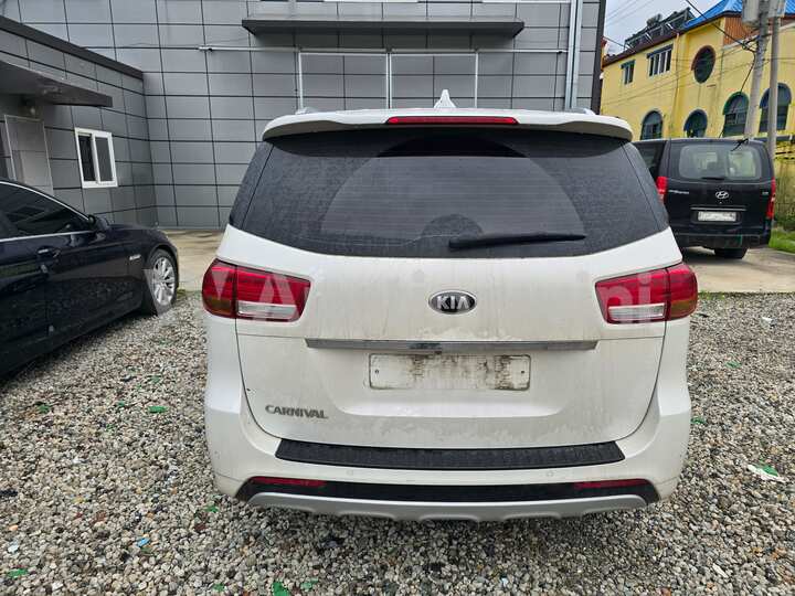 Kia All New Carnival 2017 — 5