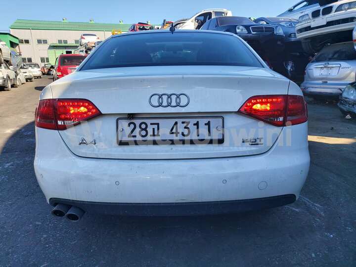 Audi A4 2010 — 5