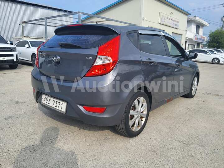 Hyundai Accent(New) 2012 — 5