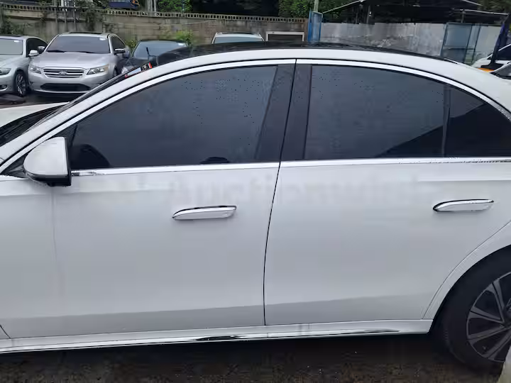 Mercedes Benz E Class 2026 — 3