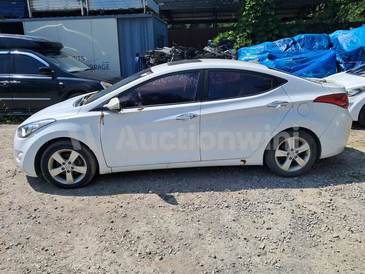 Hyundai Avante 2011 — 2