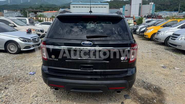 Ford Explorer 2015 — 4