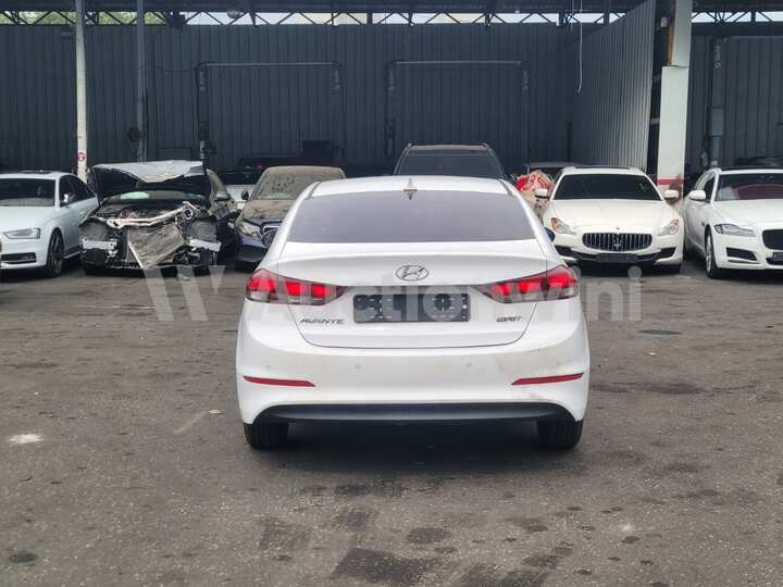 Hyundai Avante 2016 — 5