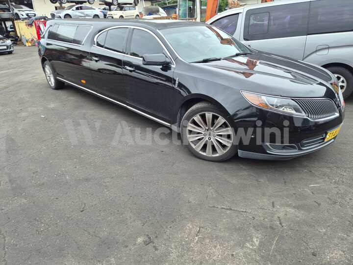 Lincoln MKS 2015 — 3
