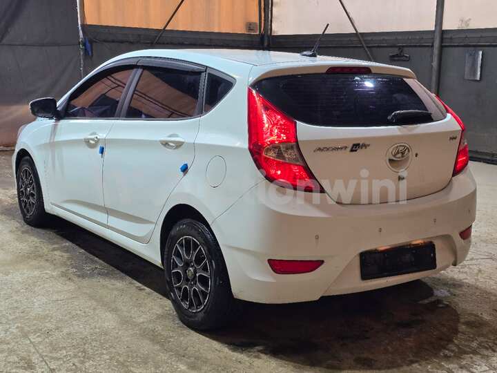 Hyundai Accent(New) 2012 — 3
