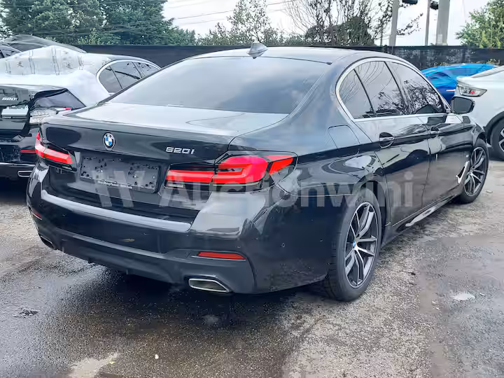 BMW 5 Series 2021 — 5