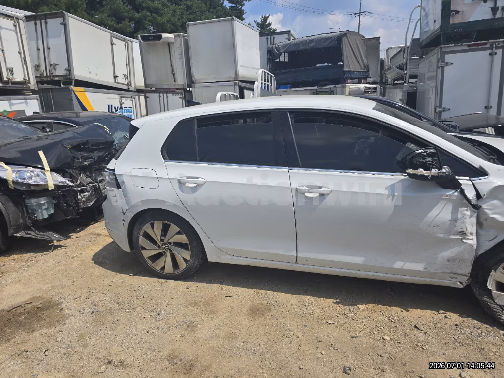 Volkswagen Golf 2022 — 2