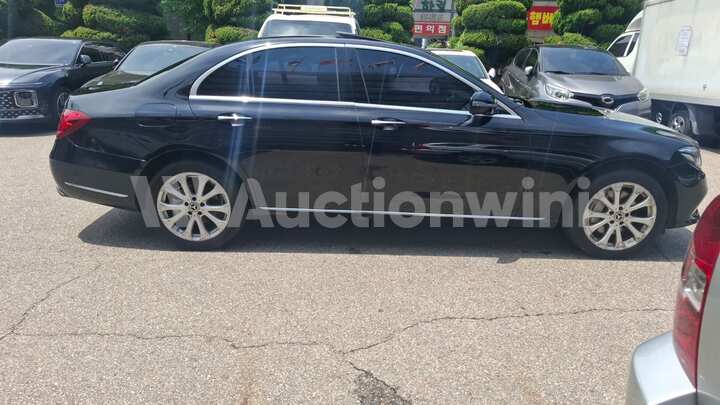 Mercedes Benz E300 2018 — 5