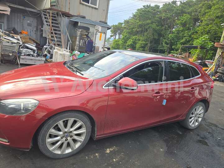 Volvo V40 2015 — 5