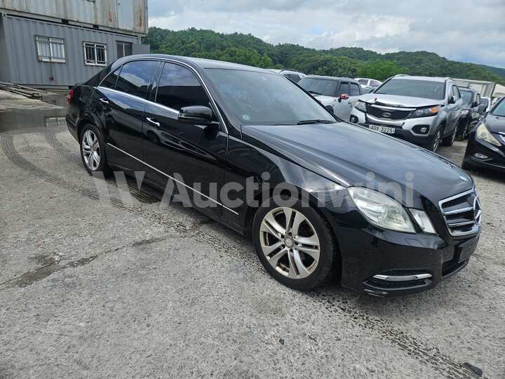 Mercedes Benz E Class 2013 — 3