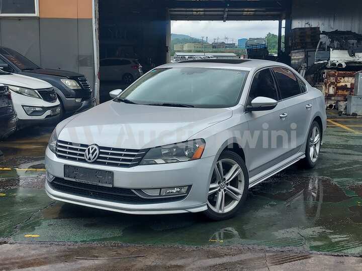 Volkswagen Passat 2013 — 2