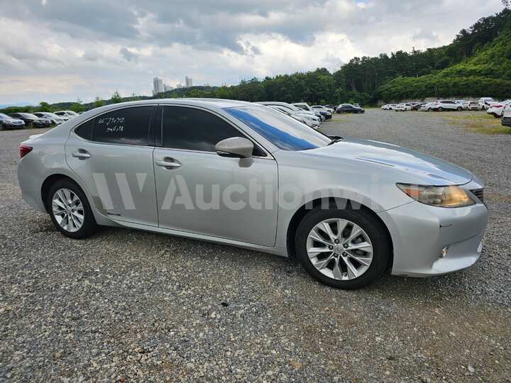 Lexus New ES 300h 2013 — 3