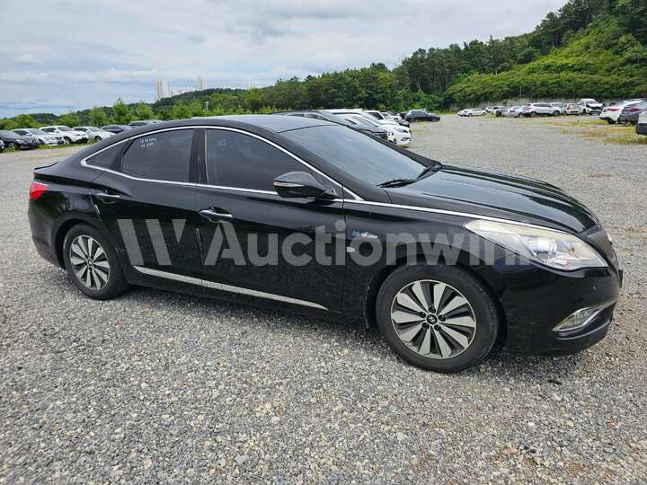 Hyundai Grandeur HG Hybrid 2016 — 3